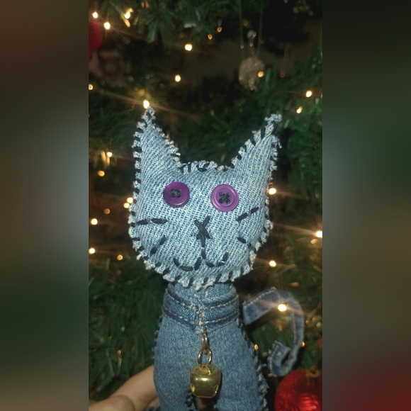 Handcrafted Denim Cat - Picture 5 of 6